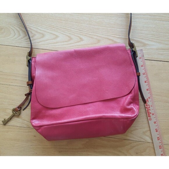 Fossil‎  Red/Coral Cowhide Leather Harper Flap Crossbody Bag Purse w/Key - Picture 2 of 16